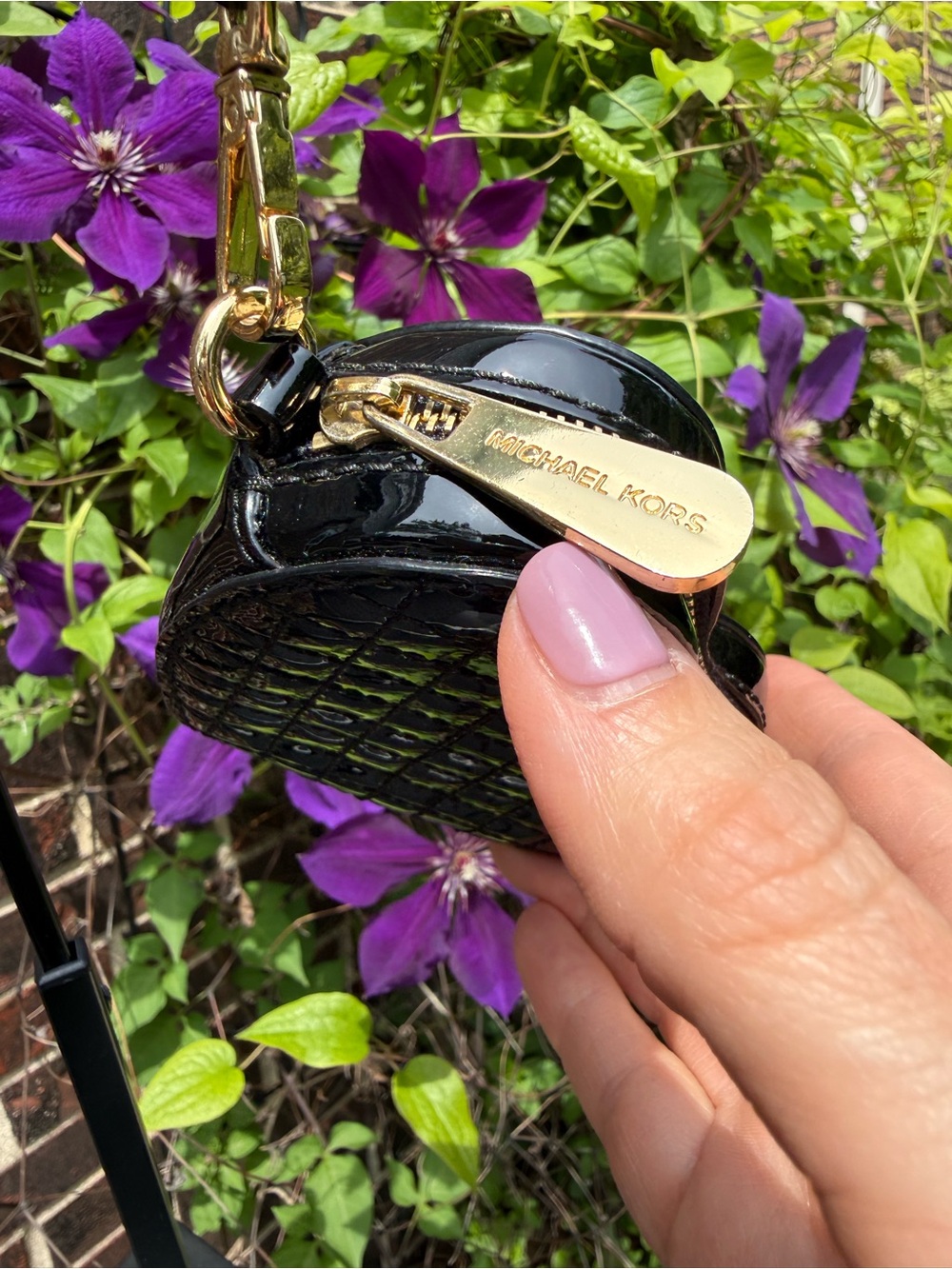 Michael Kors Black Patent Heart Coin Pouch with Gold Hardware - Picture 5 of 13